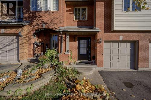 25 Westvillage Drive, Hamilton, ON - Outdoor