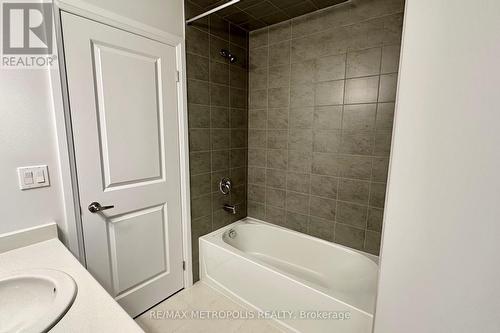 105 Cole Terrace, Woodstock, ON - Indoor Photo Showing Bathroom