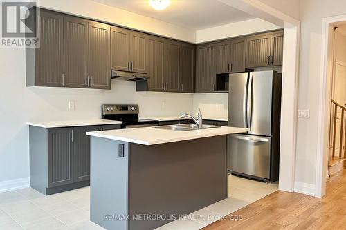 105 Cole Terrace, Woodstock, ON - Indoor Photo Showing Kitchen With Double Sink