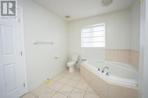 229 Kiwanis Court, Ottawa, ON - Indoor Photo Showing Bathroom