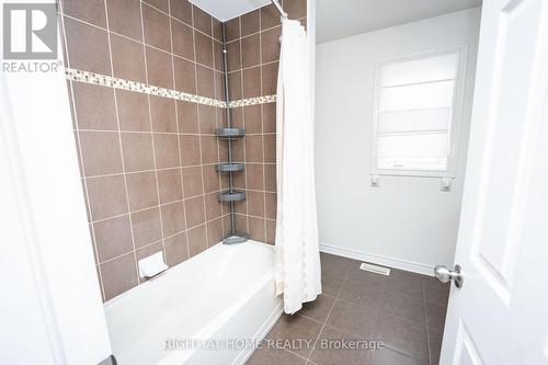 229 Kiwanis Court, Ottawa, ON - Indoor Photo Showing Bathroom