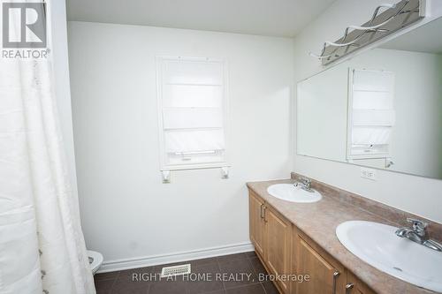 229 Kiwanis Court, Ottawa, ON - Indoor Photo Showing Bathroom