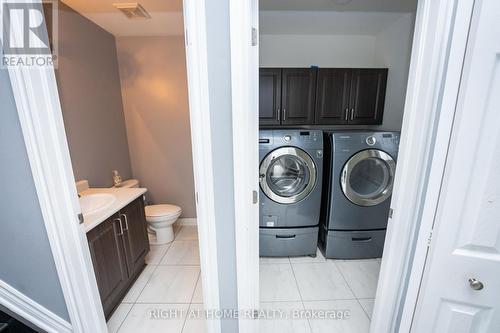 229 Kiwanis Court, Ottawa, ON - Indoor Photo Showing Laundry Room