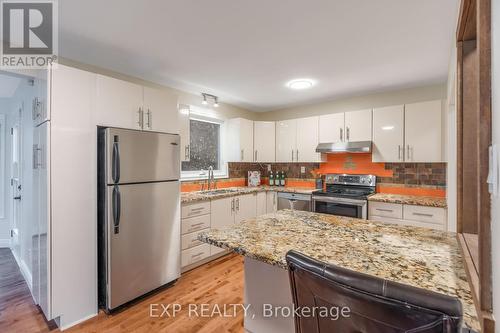 3732 Alderwood Street, Ottawa, ON - Indoor Photo Showing Kitchen