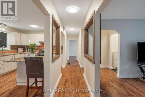 3732 Alderwood Street, Ottawa, ON - Indoor Photo Showing Kitchen