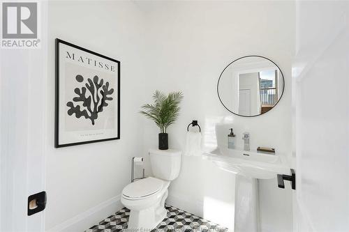 196 Grandview Avenue, Kingsville, ON - Indoor Photo Showing Bathroom