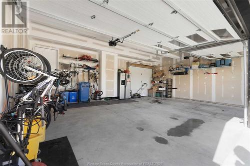 196 Grandview Avenue, Kingsville, ON - Indoor Photo Showing Garage