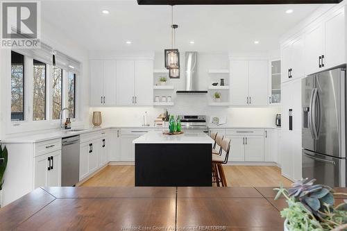 196 Grandview Avenue, Kingsville, ON - Indoor Photo Showing Kitchen With Upgraded Kitchen