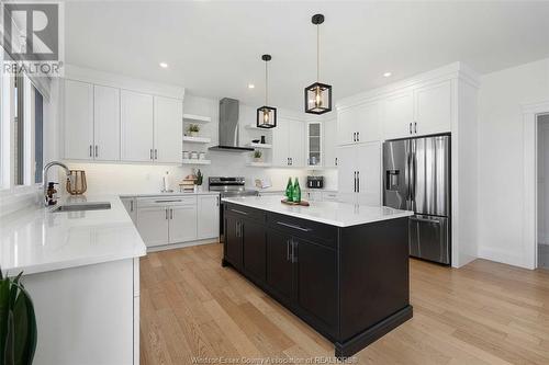 196 Grandview Avenue, Kingsville, ON - Indoor Photo Showing Kitchen With Upgraded Kitchen