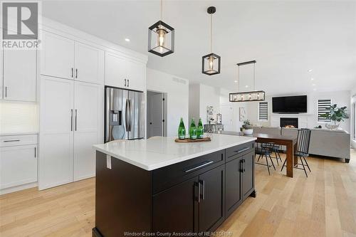 196 Grandview Avenue, Kingsville, ON - Indoor Photo Showing Kitchen With Upgraded Kitchen