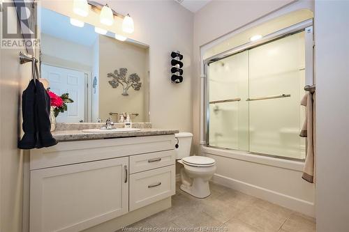 6096 Laurentide Street, Windsor, ON - Indoor Photo Showing Bathroom