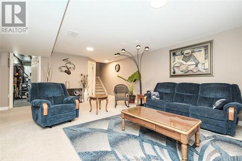 6096 Laurentide Street, Windsor, ON - Indoor Photo Showing Living Room