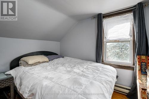 293 Dundas Street W, Greater Napanee, ON - Indoor Photo Showing Bedroom