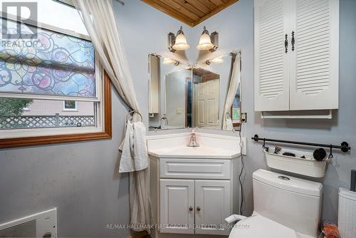 293 Dundas Street W, Greater Napanee, ON - Indoor Photo Showing Bathroom