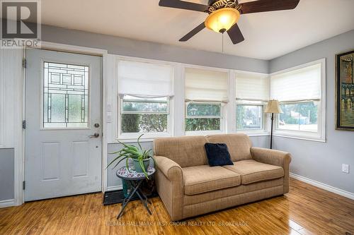 293 Dundas Street W, Greater Napanee, ON - Indoor Photo Showing Living Room