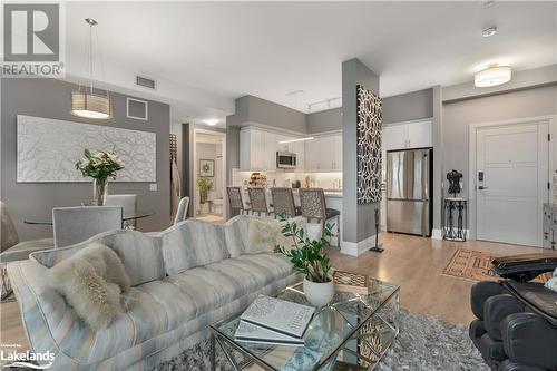 1 Hume Street Unit# 318, Collingwood, ON - Indoor Photo Showing Living Room