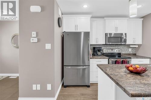 11 4801 Trinity Lane, Regina, SK - Indoor Photo Showing Kitchen With Stainless Steel Kitchen