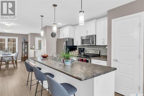 11 4801 Trinity Lane, Regina, SK - Indoor Photo Showing Kitchen With Upgraded Kitchen