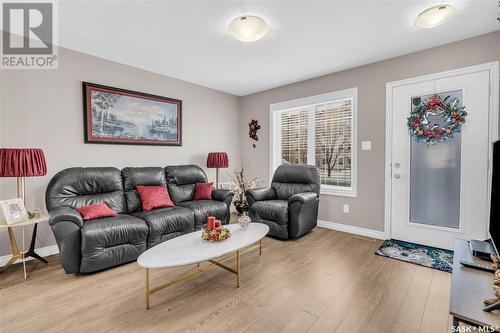 11 4801 Trinity Lane, Regina, SK - Indoor Photo Showing Living Room