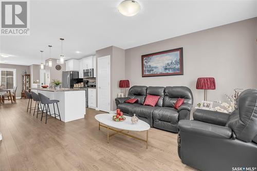 11 4801 Trinity Lane, Regina, SK - Indoor Photo Showing Living Room