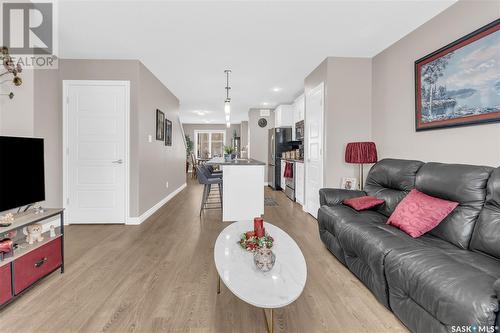 11 4801 Trinity Lane, Regina, SK - Indoor Photo Showing Living Room