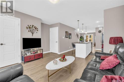 11 4801 Trinity Lane, Regina, SK - Indoor Photo Showing Living Room