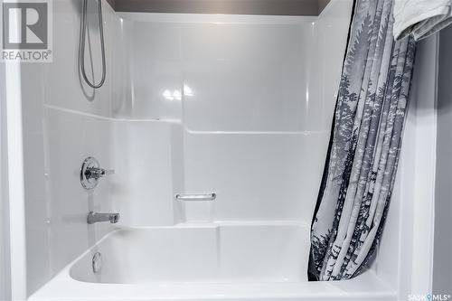 11 4801 Trinity Lane, Regina, SK - Indoor Photo Showing Bathroom