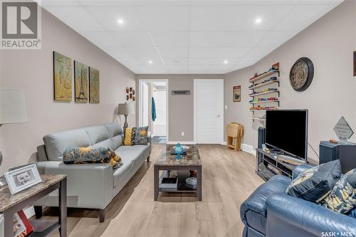 11 4801 Trinity Lane, Regina, SK - Indoor Photo Showing Living Room