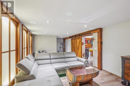 1031 Welwyn Drive, Mississauga, ON - Indoor Photo Showing Living Room