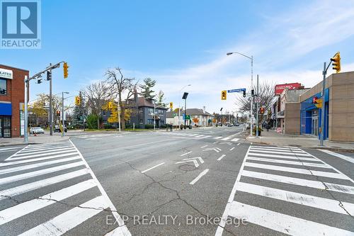 2312 Bloor Street W, Toronto, ON 