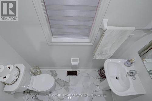 556 Bessborough Drive, Milton, ON - Indoor Photo Showing Bathroom