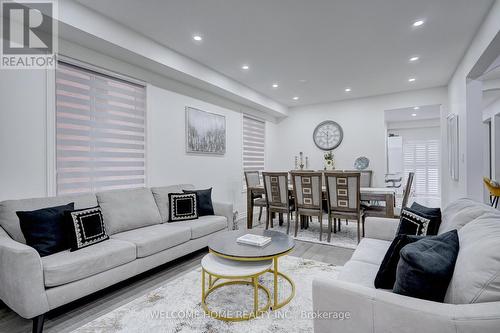 556 Bessborough Drive, Milton, ON - Indoor Photo Showing Living Room