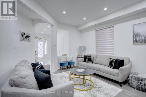 556 Bessborough Drive, Milton, ON - Indoor Photo Showing Living Room