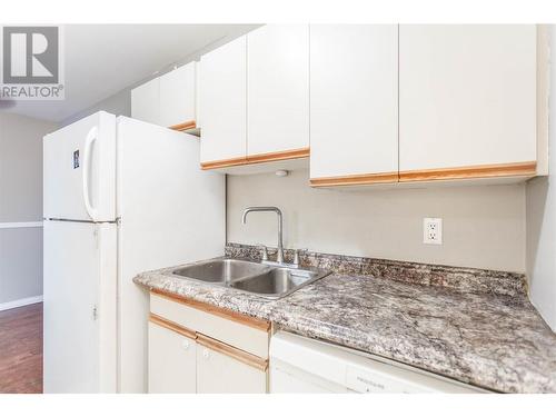 3800 28A Street Street Unit# 315, Vernon, BC - Indoor Photo Showing Kitchen With Double Sink