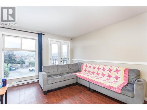 3800 28A Street Street Unit# 315, Vernon, BC - Indoor Photo Showing Living Room