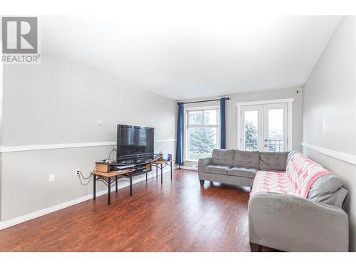 3800 28A Street Street Unit# 315, Vernon, BC - Indoor Photo Showing Living Room