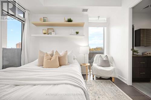 303 - 501 St Clair Avenue W, Toronto, ON - Indoor Photo Showing Bedroom