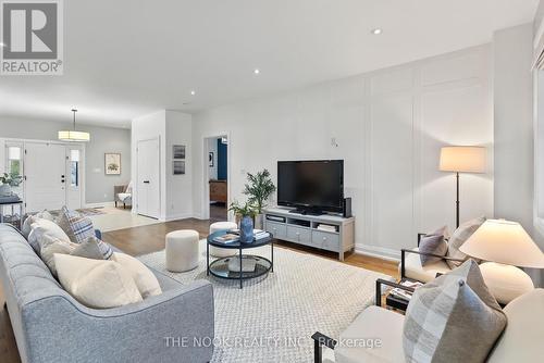 219 Summit Drive, Scugog, ON - Indoor Photo Showing Living Room