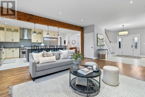 219 Summit Drive, Scugog, ON - Indoor Photo Showing Living Room