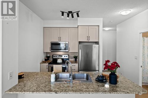 3202 - 4065 Brickstone Mews, Mississauga (Creditview), ON - Indoor Photo Showing Kitchen With Stainless Steel Kitchen With Double Sink With Upgraded Kitchen