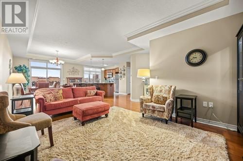 C305 - 65 Bayberry Drive, Guelph, ON - Indoor Photo Showing Living Room