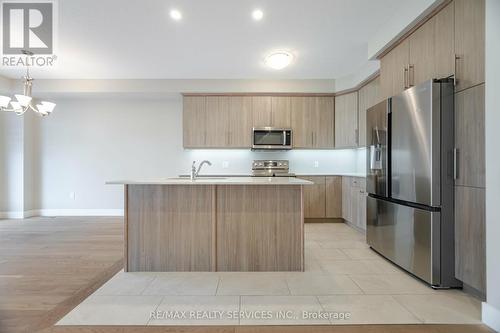 713 Chelton Road, London, ON - Indoor Photo Showing Kitchen