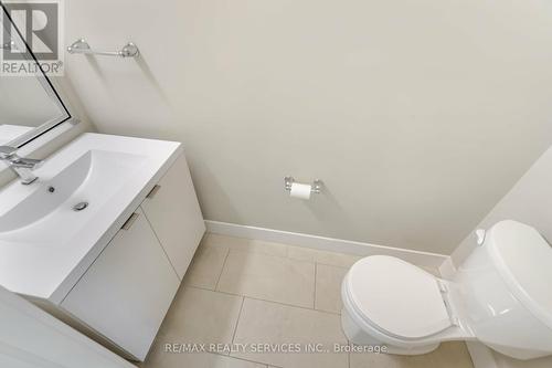 713 Chelton Road, London, ON - Indoor Photo Showing Bathroom