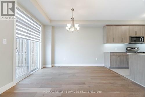 713 Chelton Road, London, ON - Indoor Photo Showing Kitchen