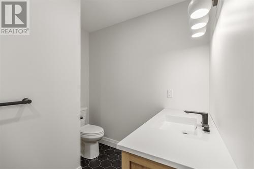 354 Rossmore Rd, Sault Ste. Marie, ON - Indoor Photo Showing Bathroom