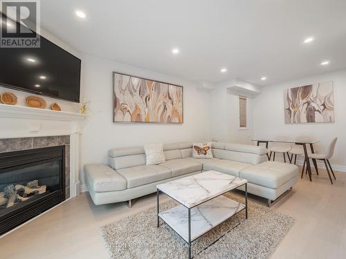 27 Bloomgate Crescent, Richmond Hill, ON - Indoor Photo Showing Living Room With Fireplace