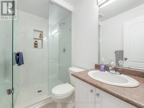 27 Bloomgate Crescent, Richmond Hill, ON - Indoor Photo Showing Bathroom