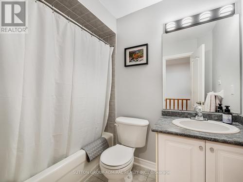 27 Bloomgate Crescent, Richmond Hill, ON - Indoor Photo Showing Bathroom