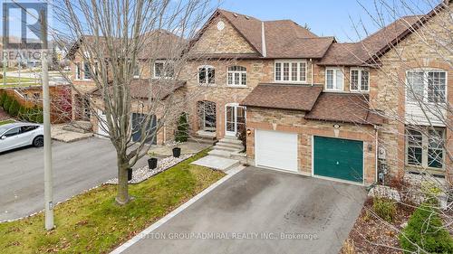 27 Bloomgate Crescent, Richmond Hill, ON - Outdoor With Facade