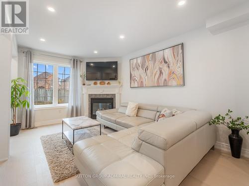 27 Bloomgate Crescent, Richmond Hill, ON - Indoor Photo Showing Living Room With Fireplace